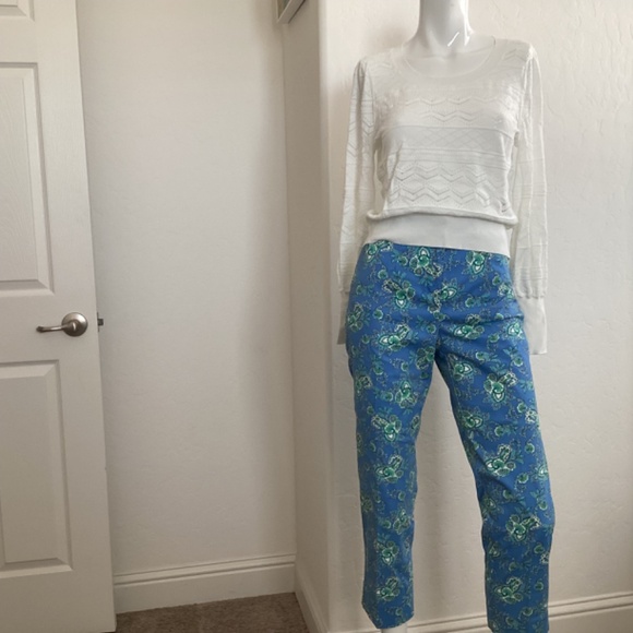 Banana Republic women’s, small, white, long sleeved, pullover sweater - Picture 9 of 10